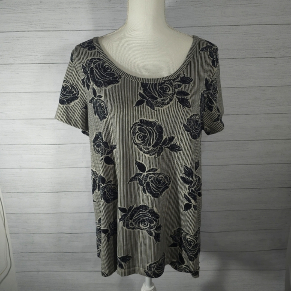 Black Rose Classic Tee Size L